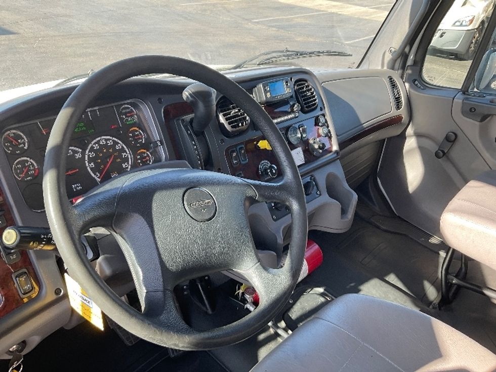 Medium Duty Box Truck-Light and Medium Duty Trucks-Freightliner-2022-M2-Denver-CO-204,228\n\t\tmiles-$ 58,250 - Image 17