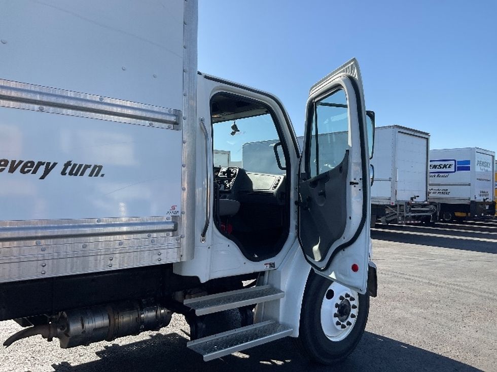 Medium Duty Box Truck-Light and Medium Duty Trucks-Freightliner-2022-M2-Denver-CO-204,228\n\t\tmiles-$ 58,250 - Image 20