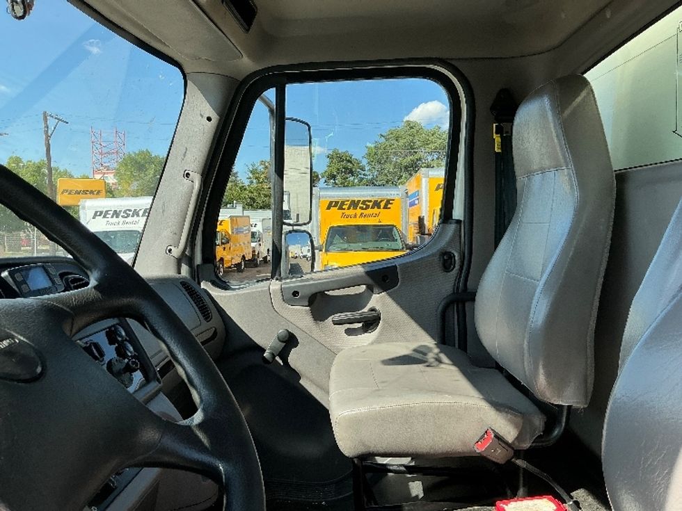 Medium Duty Box Truck-Light and Medium Duty Trucks-Freightliner-2022-M2-Denver-CO-211,794\n\t\tmiles-$ 35,000 - Image 19