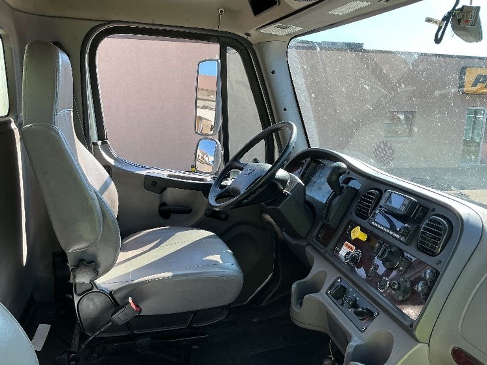 Medium Duty Box Truck-Light and Medium Duty Trucks-Freightliner-2022-M2-Denver-CO-211,794\n\t\tmiles-$ 35,000 - Image 22