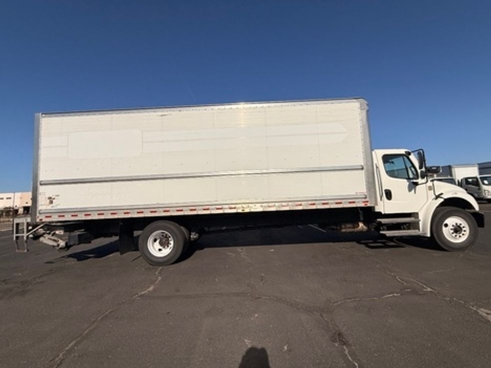 Medium Duty Box Truck-Light and Medium Duty Trucks-Freightliner-2022-M2-Denver-CO-211,794\n\t\tmiles-$ 35,000 - Image 3