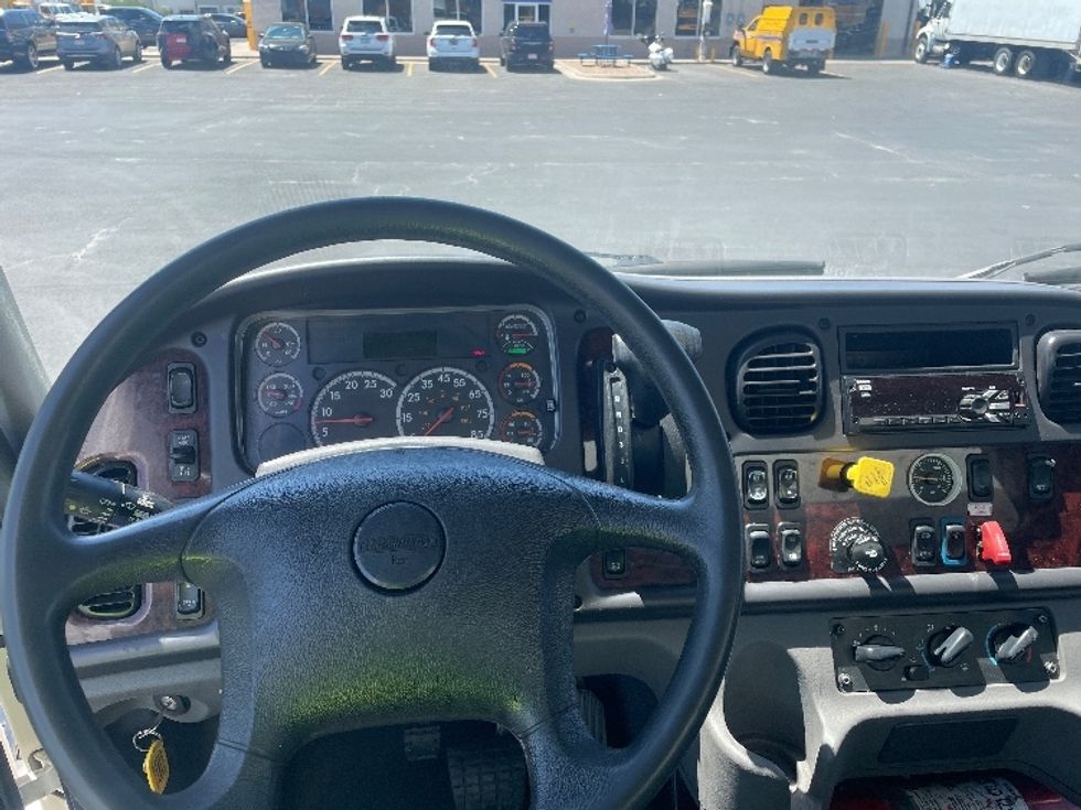Medium Duty Box Truck-Light and Medium Duty Trucks-Freightliner-2022-M2-Denver-CO-218,010\n\t\tmiles-$ 55,500 - Image 17