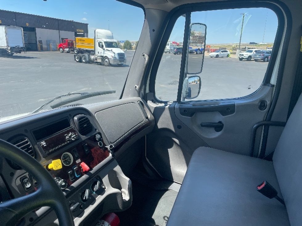 Medium Duty Box Truck-Light and Medium Duty Trucks-Freightliner-2022-M2-Denver-CO-218,010\n\t\tmiles-$ 55,500 - Image 19