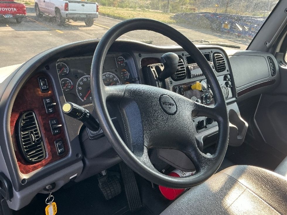 Medium Duty Box Truck-Light and Medium Duty Trucks-Freightliner-2022-M2-Denver-CO-224,777\n\t\tmiles-$ 56,250 - Image 17