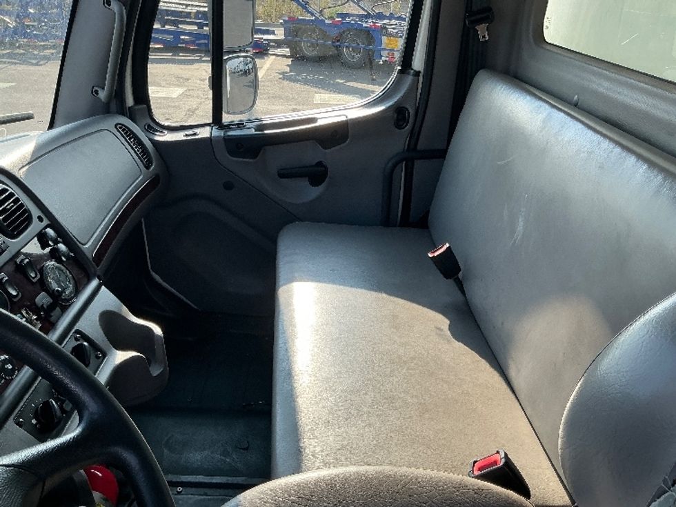 Medium Duty Box Truck-Light and Medium Duty Trucks-Freightliner-2022-M2-Denver-CO-224,777\n\t\tmiles-$ 56,250 - Image 19