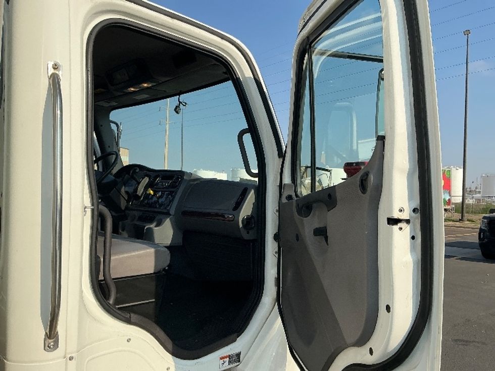 Medium Duty Box Truck-Light and Medium Duty Trucks-Freightliner-2022-M2-Denver-CO-224,777\n\t\tmiles-$ 56,250 - Image 20