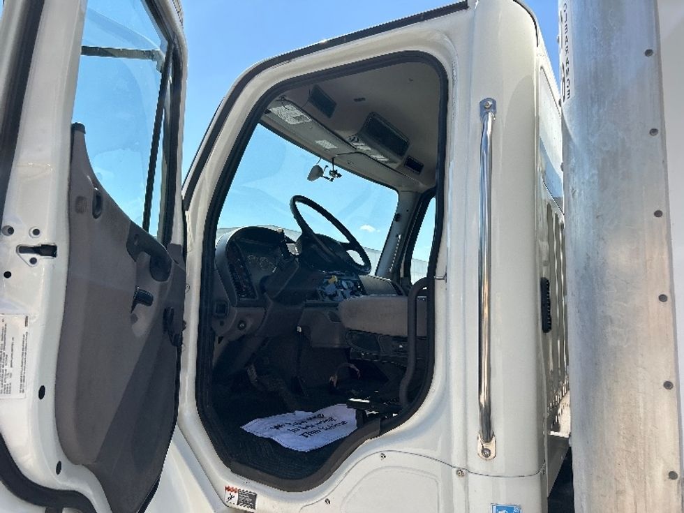 Medium Duty Box Truck-Light and Medium Duty Trucks-Freightliner-2022-M2-Des Moines-IA-115,156\n\t\tmiles-$ 75,000 - Image 16