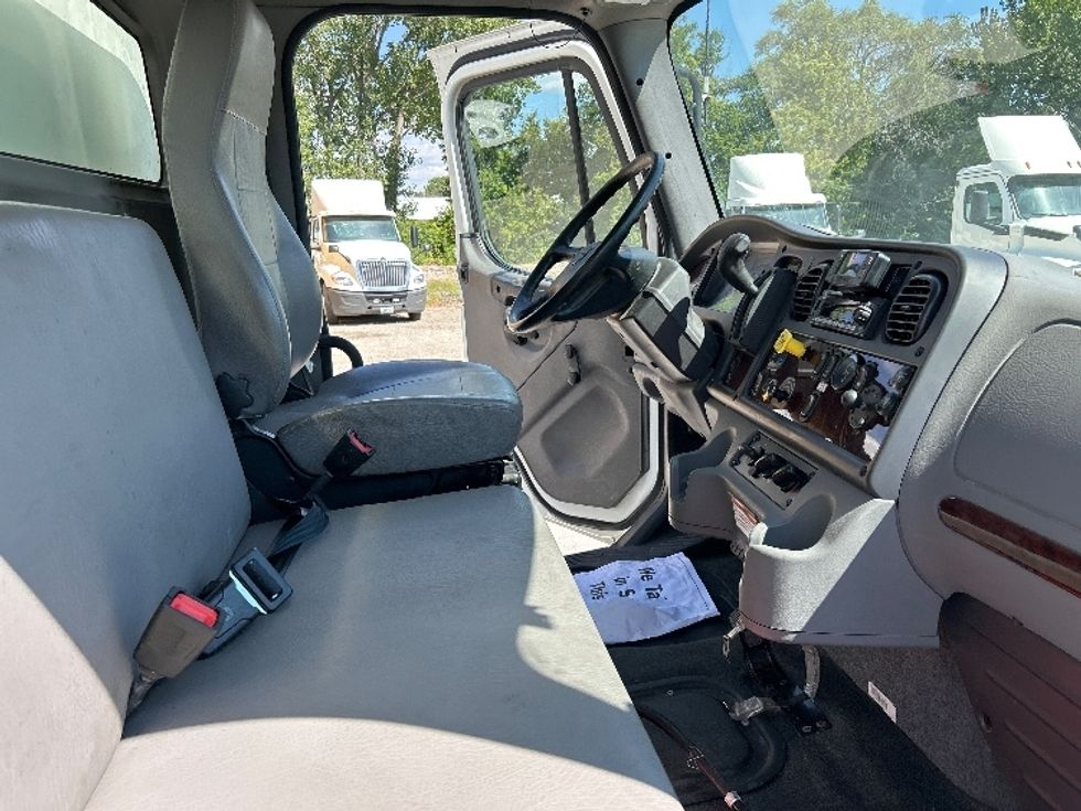 Medium Duty Box Truck-Light and Medium Duty Trucks-Freightliner-2022-M2-Des Moines-IA-115,156\n\t\tmiles-$ 75,000 - Image 22