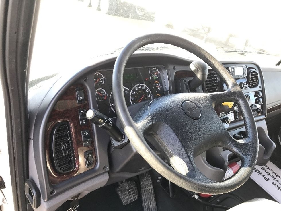 Medium Duty Box Truck-Light and Medium Duty Trucks-Freightliner-2022-M2-Des Moines-IA-166,793\n\t\tmiles-$ 64,750 - Image 17