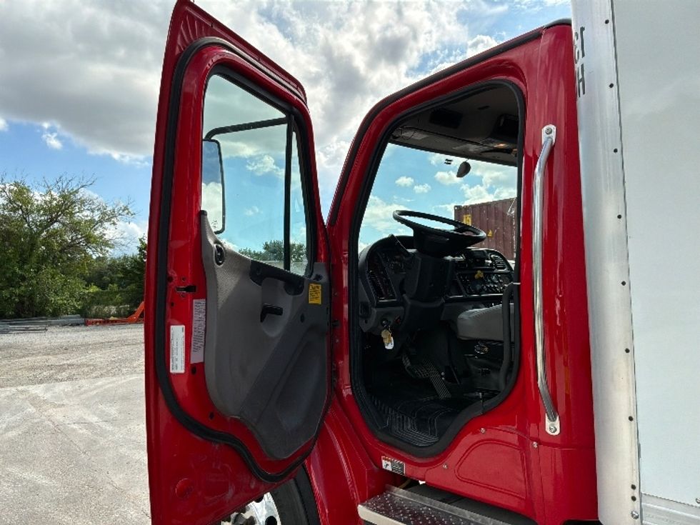 Medium Duty Box Truck-Light and Medium Duty Trucks-Freightliner-2022-M2-Des Moines-IA-244,444\n\t\tmiles-$ 51,500 - Image 16