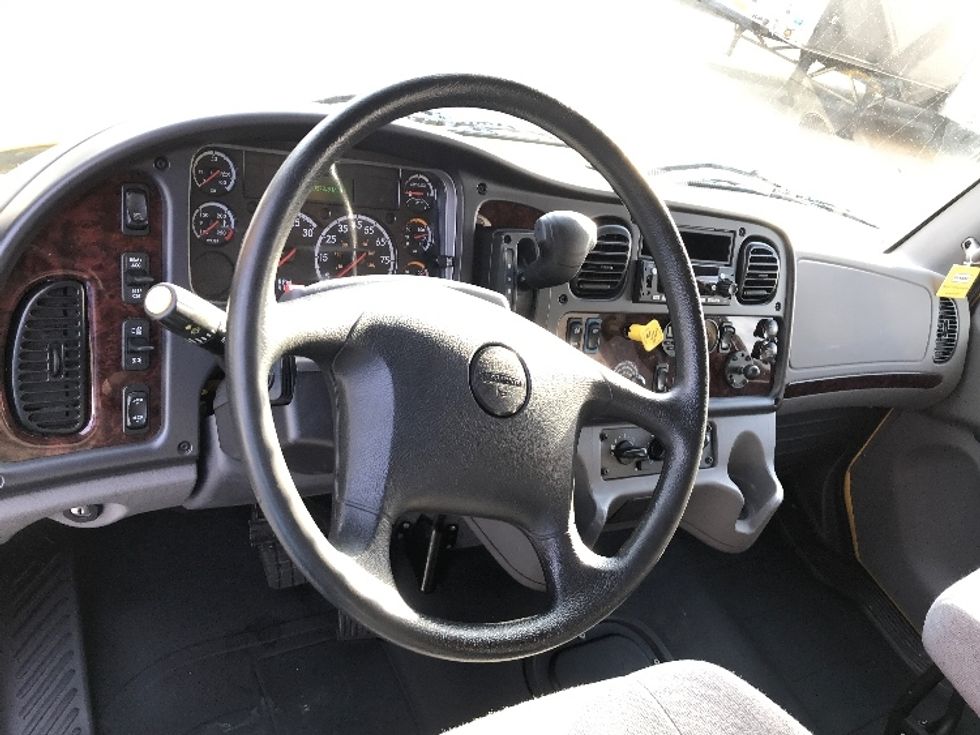 Medium Duty Box Truck-Light and Medium Duty Trucks-Freightliner-2022-M2-Des Moines-IA-260,569\n\t\tmiles-$ 45,750 - Image 17