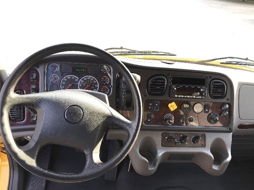 Medium Duty Box Truck-Light and Medium Duty Trucks-Freightliner-2022-M2-Des Moines-IA-260,569\n\t\tmiles-$ 45,750 - Image 18