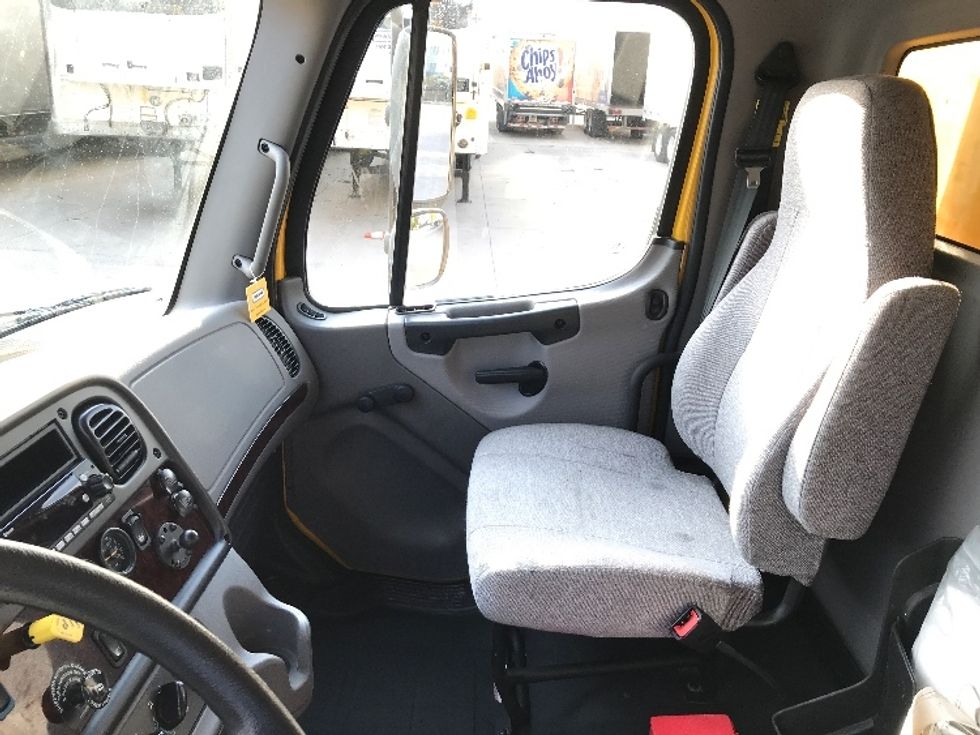 Medium Duty Box Truck-Light and Medium Duty Trucks-Freightliner-2022-M2-Des Moines-IA-260,569\n\t\tmiles-$ 45,750 - Image 19