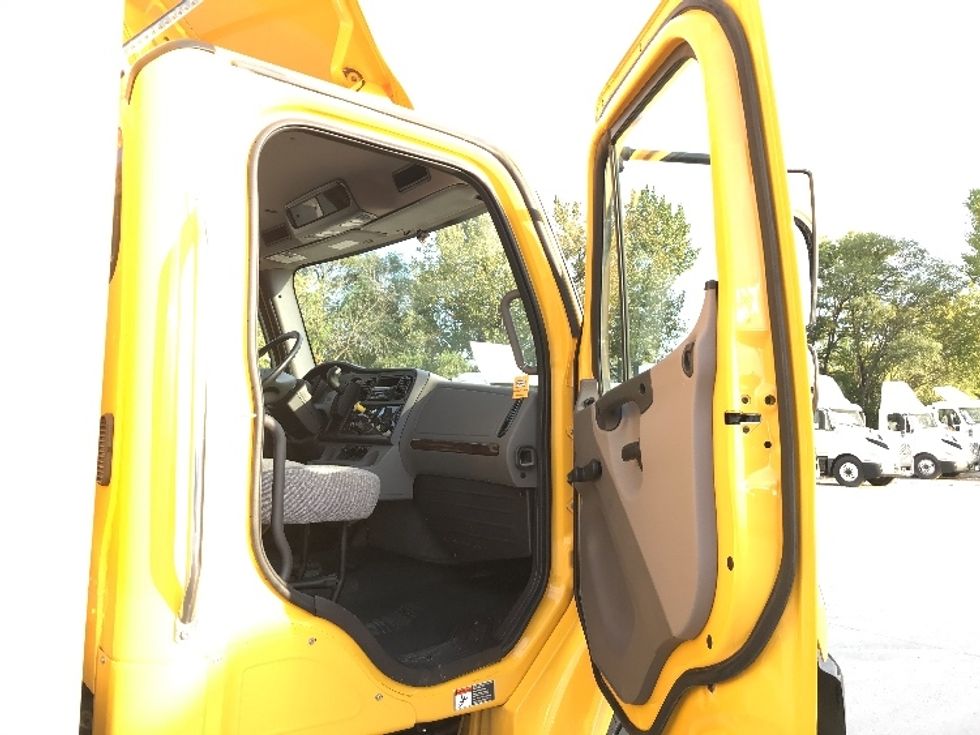 Medium Duty Box Truck-Light and Medium Duty Trucks-Freightliner-2022-M2-Des Moines-IA-260,569\n\t\tmiles-$ 45,750 - Image 20