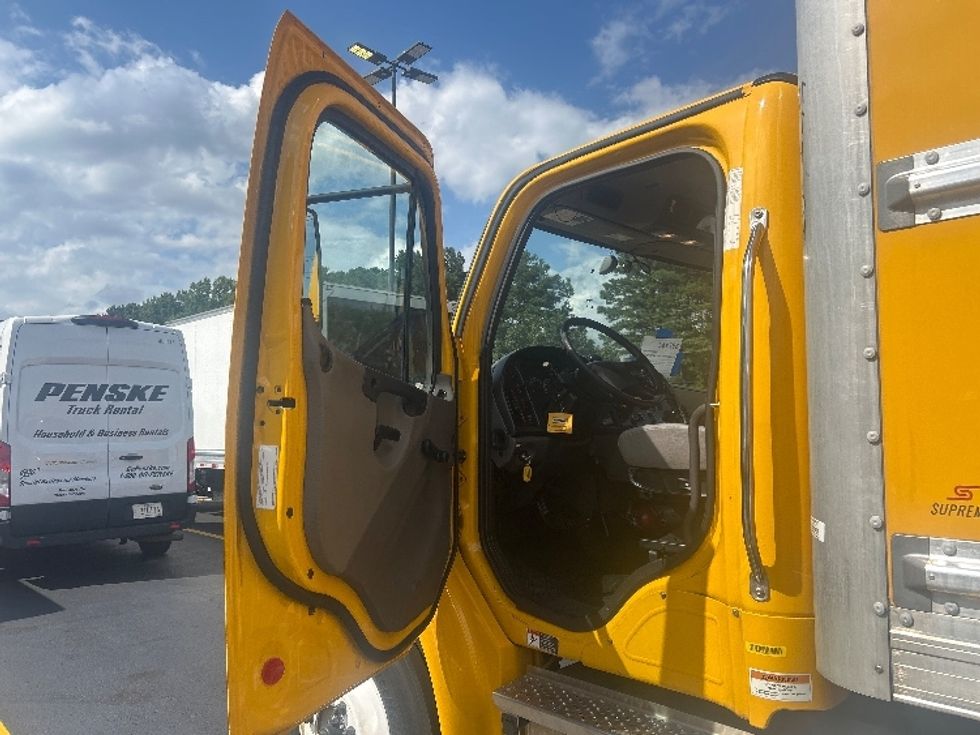 Medium Duty Box Truck-Light and Medium Duty Trucks-Freightliner-2022-M2-Duluth-GA-237,615\n\t\tmiles-$ 52,250 - Image 16
