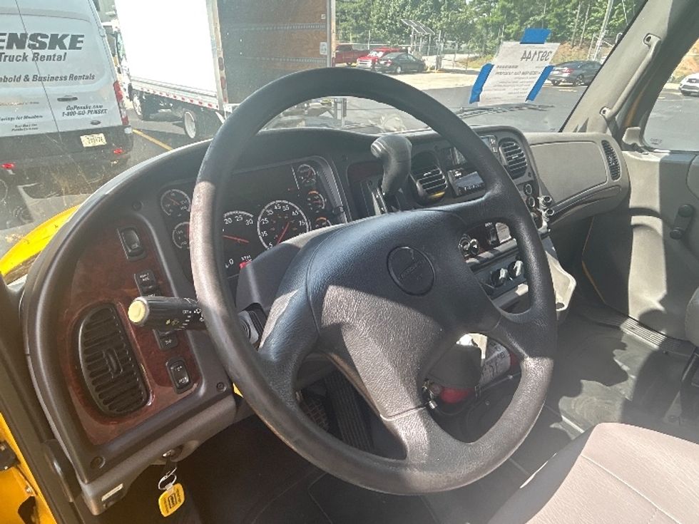 Medium Duty Box Truck-Light and Medium Duty Trucks-Freightliner-2022-M2-Duluth-GA-237,615\n\t\tmiles-$ 52,250 - Image 17