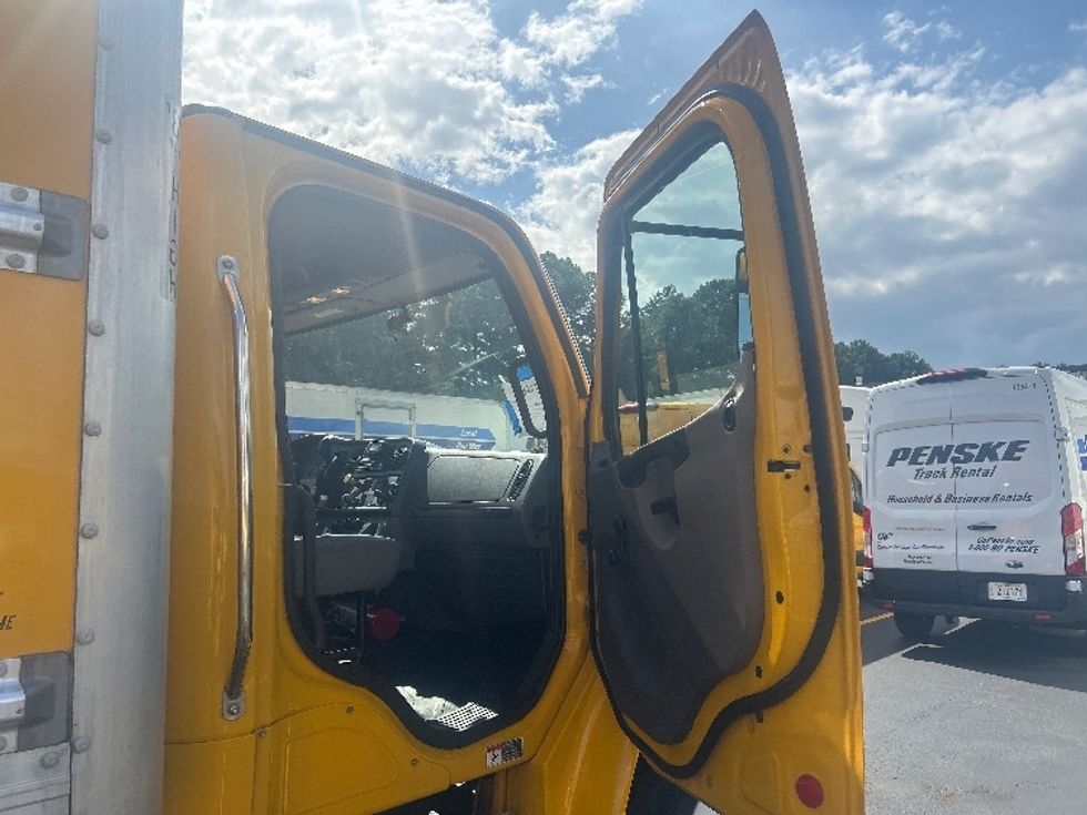 Medium Duty Box Truck-Light and Medium Duty Trucks-Freightliner-2022-M2-Duluth-GA-237,615\n\t\tmiles-$ 52,250 - Image 20