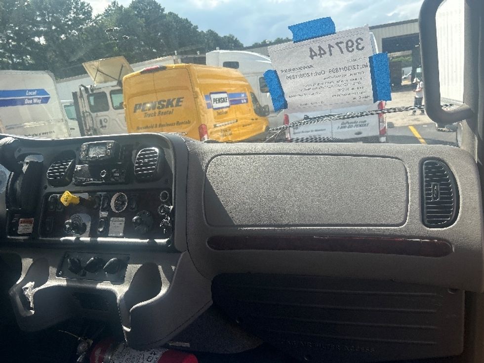 Medium Duty Box Truck-Light and Medium Duty Trucks-Freightliner-2022-M2-Duluth-GA-237,615\n\t\tmiles-$ 52,250 - Image 21