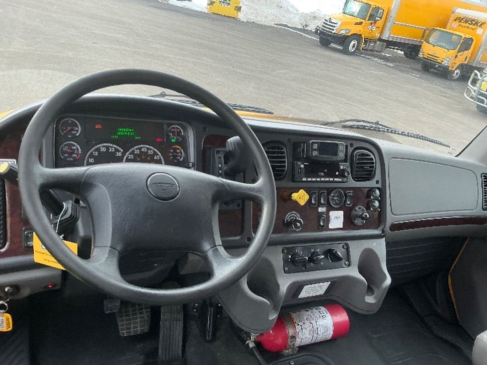 Medium Duty Box Truck-Light and Medium Duty Trucks-Freightliner-2022-M2-Duncansville-PA-181,266\n\t\tmiles-$ 47,750 - Image 18