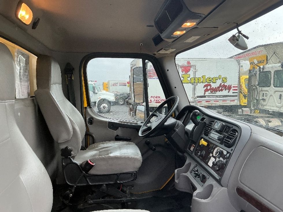 Medium Duty Box Truck-Light and Medium Duty Trucks-Freightliner-2022-M2-Duncansville-PA-181,266\n\t\tmiles-$ 47,750 - Image 22