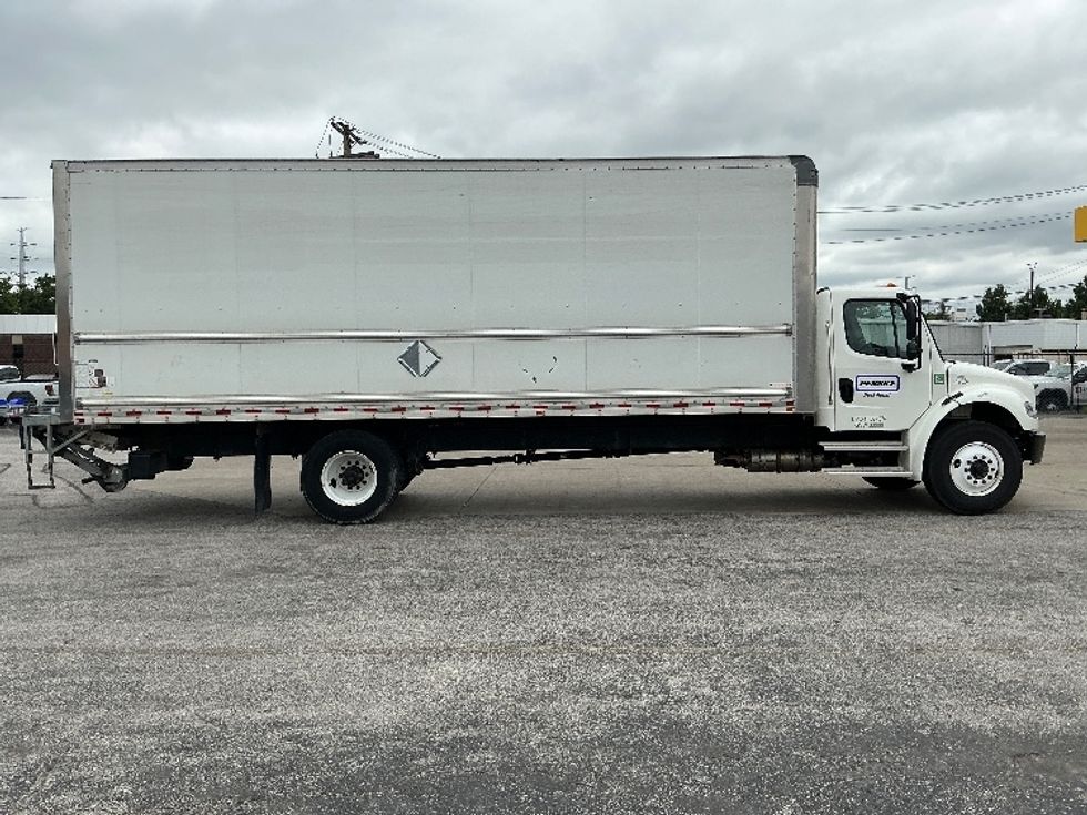 Medium Duty Box Truck-Light and Medium Duty Trucks-Freightliner-2022-M2-Earth City-MO-178,214\n\t\tmiles-$ 55,750 - Image 15