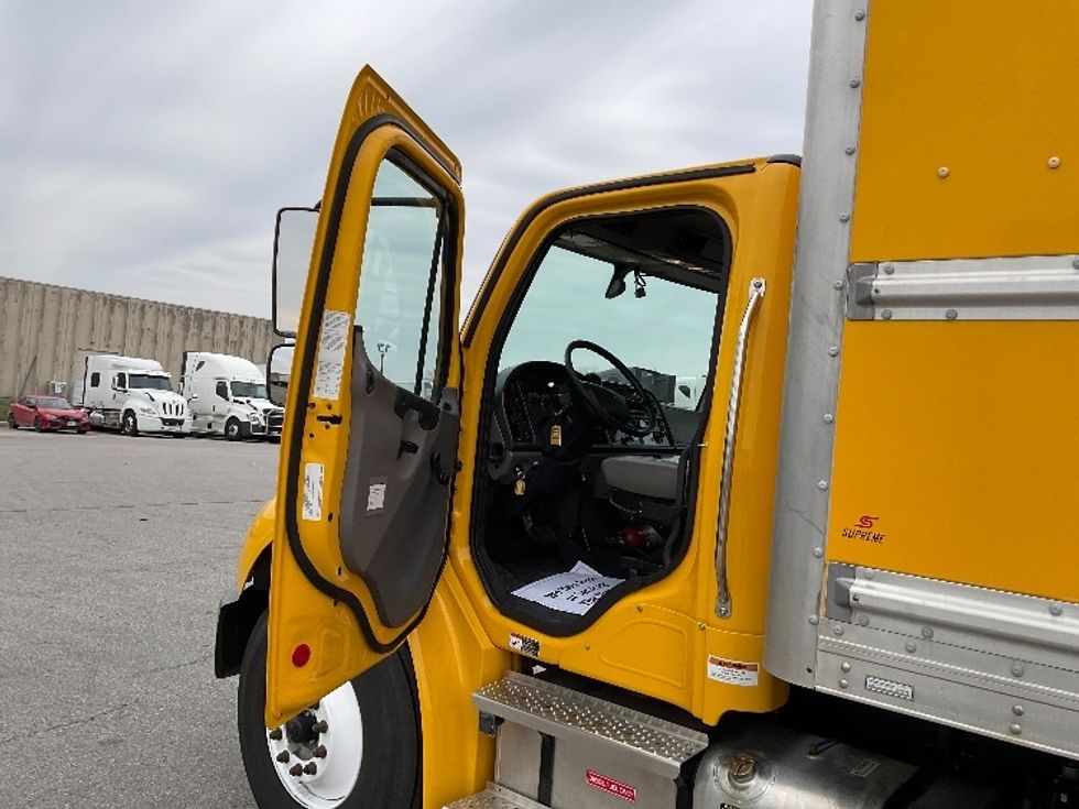 Medium Duty Box Truck-Light and Medium Duty Trucks-Freightliner-2022-M2-Earth City-MO-214,352\n\t\tmiles-$ 50,250 - Image 16