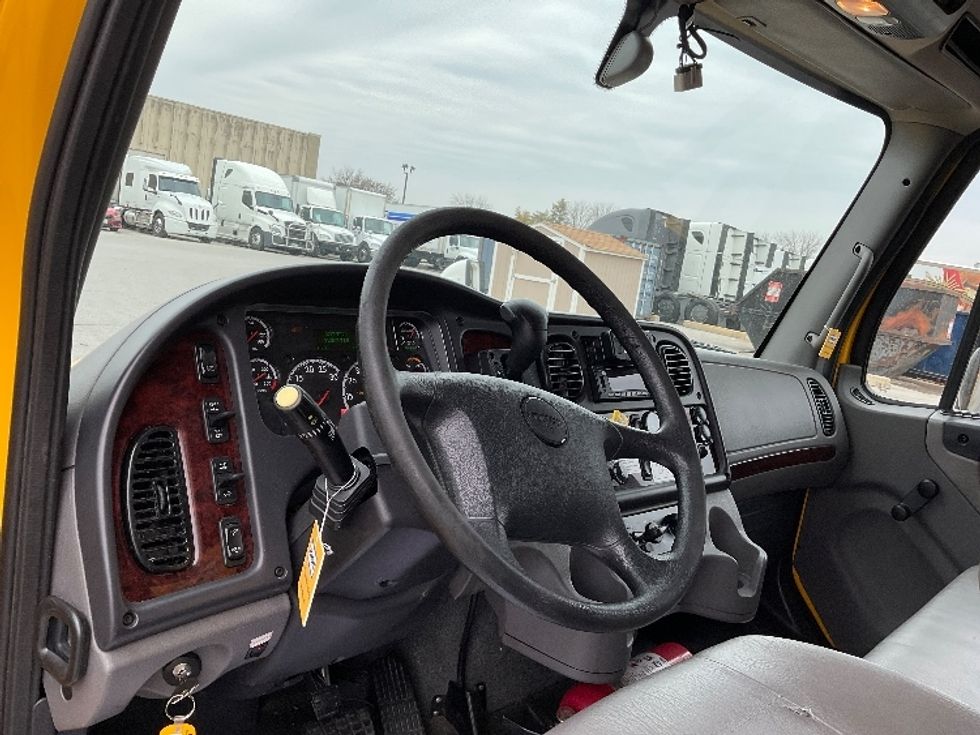 Medium Duty Box Truck-Light and Medium Duty Trucks-Freightliner-2022-M2-Earth City-MO-214,352\n\t\tmiles-$ 50,250 - Image 17