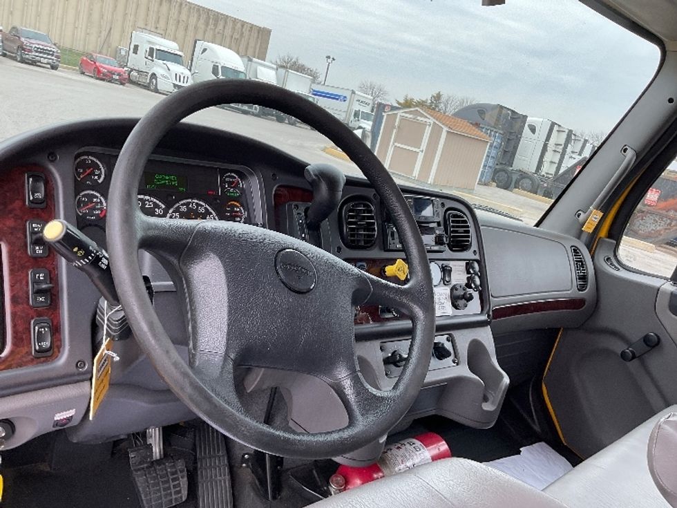 Medium Duty Box Truck-Light and Medium Duty Trucks-Freightliner-2022-M2-Earth City-MO-214,352\n\t\tmiles-$ 50,250 - Image 18