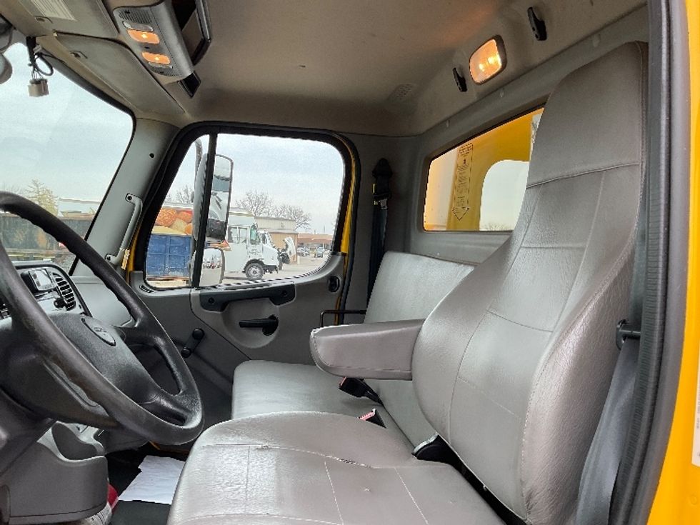 Medium Duty Box Truck-Light and Medium Duty Trucks-Freightliner-2022-M2-Earth City-MO-214,352\n\t\tmiles-$ 50,250 - Image 19