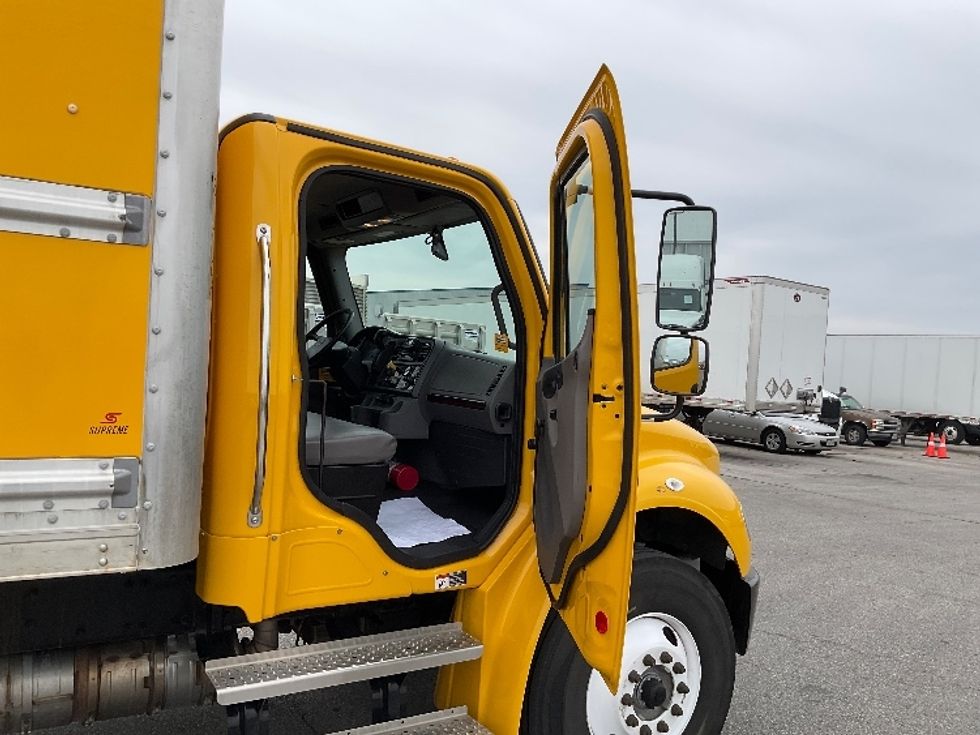 Medium Duty Box Truck-Light and Medium Duty Trucks-Freightliner-2022-M2-Earth City-MO-214,352\n\t\tmiles-$ 50,250 - Image 20