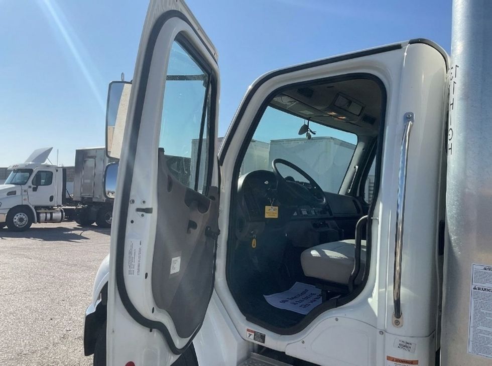 Medium Duty Box Truck-Light and Medium Duty Trucks-Freightliner-2022-M2-Earth City-MO-257,845\n\t\tmiles-$ 46,500 - Image 16