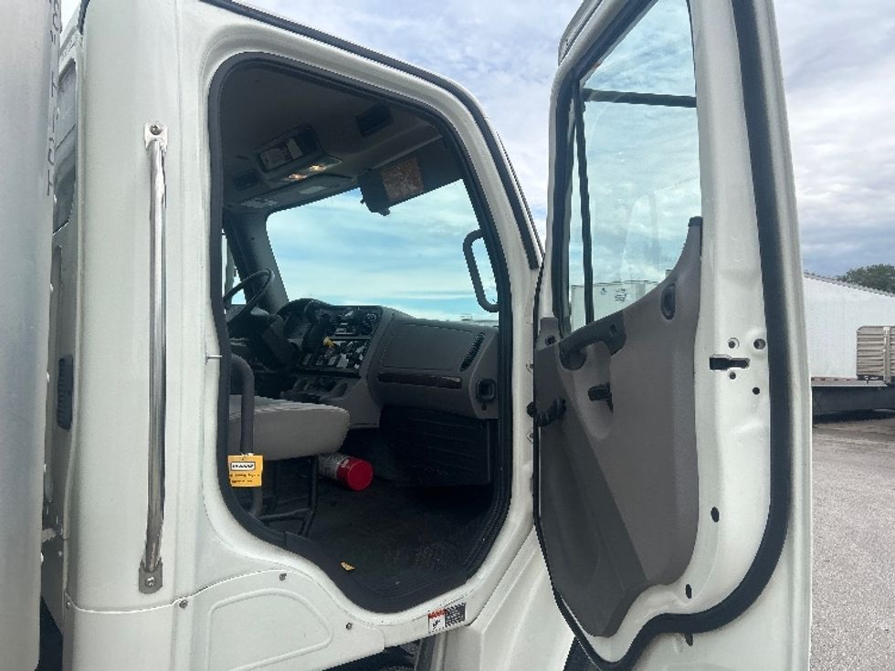 Medium Duty Box Truck-Light and Medium Duty Trucks-Freightliner-2022-M2-Earth City-MO-295,150\n\t\tmiles-$ 48,500 - Image 20