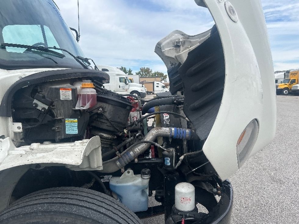 Medium Duty Box Truck-Light and Medium Duty Trucks-Freightliner-2022-M2-Earth City-MO-295,150\n\t\tmiles-$ 48,500 - Image 23