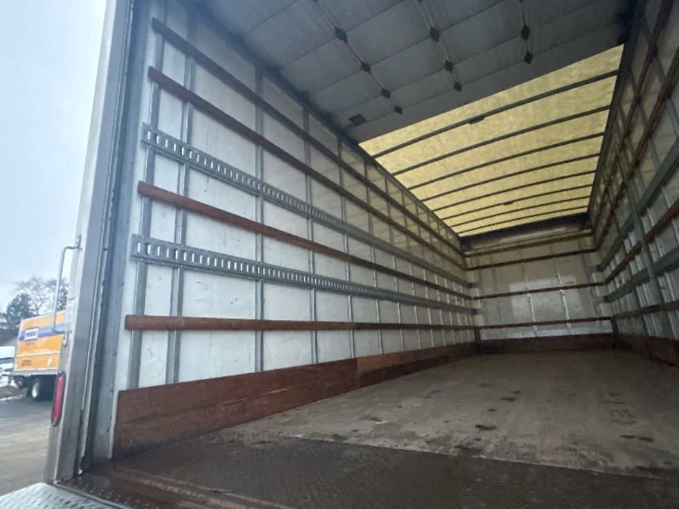 Medium Duty Box Truck-Light and Medium Duty Trucks-Freightliner-2022-M2-East Chicago-IN-127,968\n\t\tmiles-$ 70,250 - Image 11