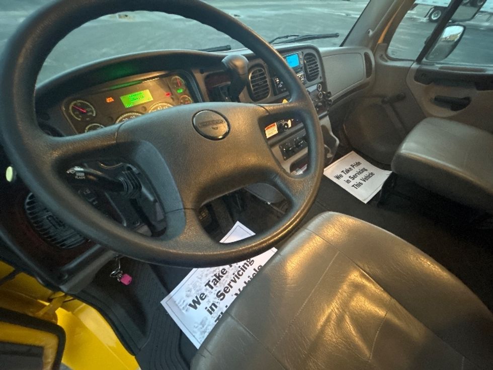 Medium Duty Box Truck-Light and Medium Duty Trucks-Freightliner-2022-M2-East Chicago-IN-127,968\n\t\tmiles-$ 70,250 - Image 17