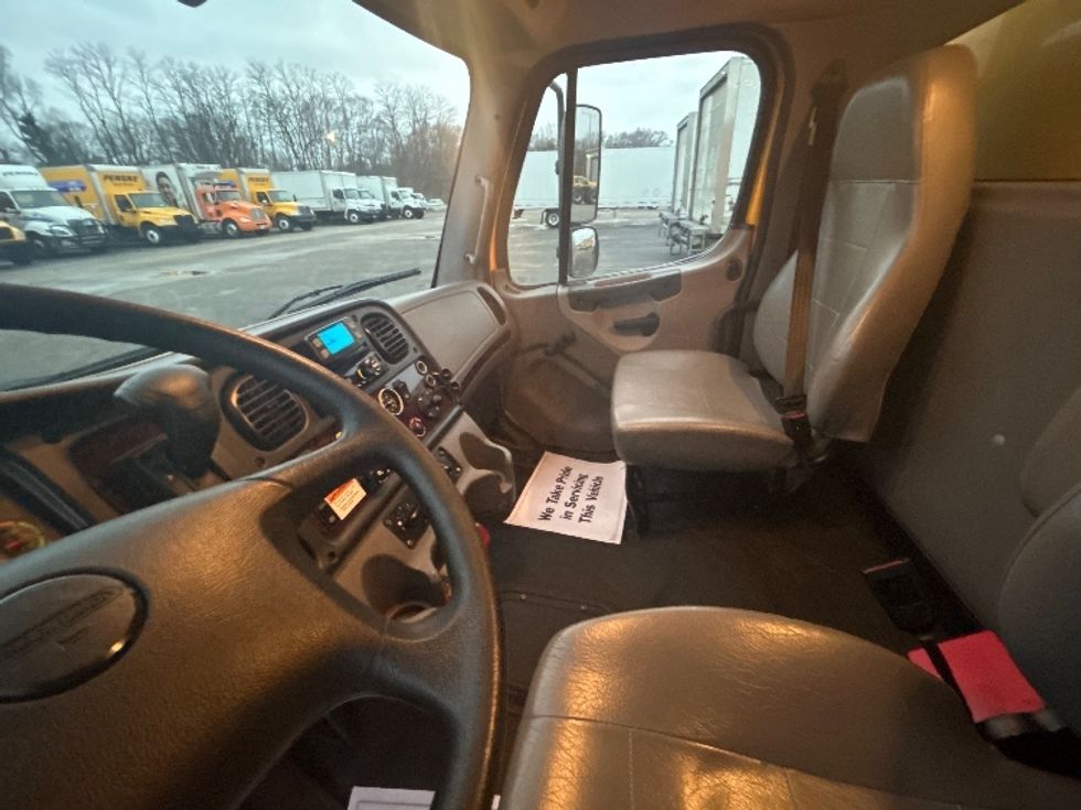Medium Duty Box Truck-Light and Medium Duty Trucks-Freightliner-2022-M2-East Chicago-IN-127,968\n\t\tmiles-$ 70,250 - Image 19