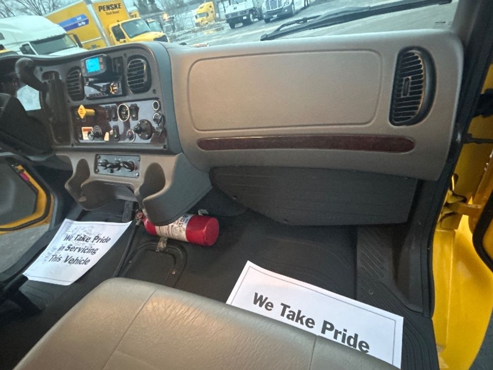 Medium Duty Box Truck-Light and Medium Duty Trucks-Freightliner-2022-M2-East Chicago-IN-127,968\n\t\tmiles-$ 70,250 - Image 21