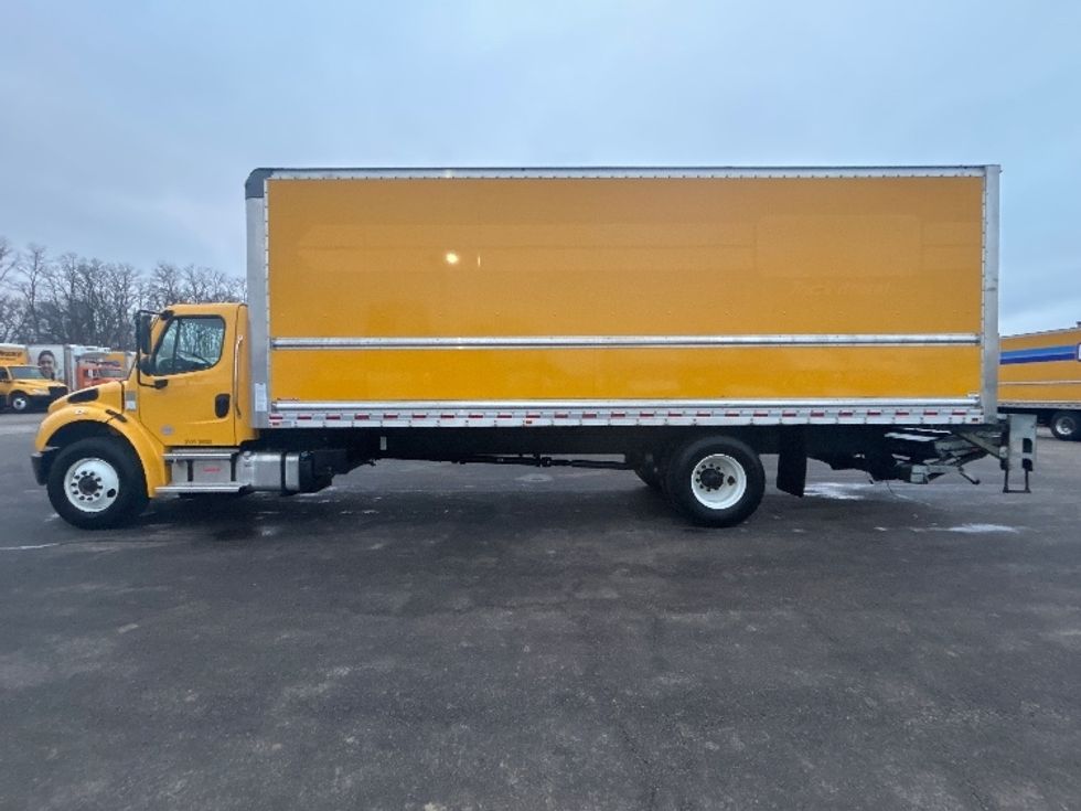 Medium Duty Box Truck-Light and Medium Duty Trucks-Freightliner-2022-M2-East Chicago-IN-127,968\n\t\tmiles-$ 70,250 - Image 4