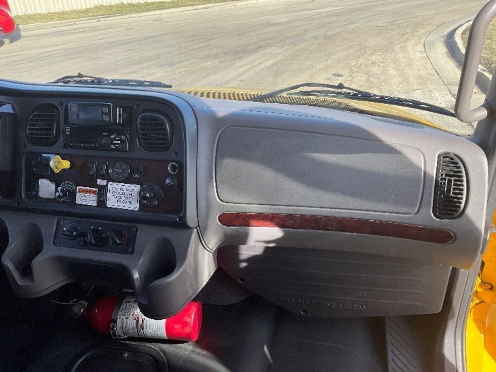 Medium Duty Box Truck-Light and Medium Duty Trucks-Freightliner-2022-M2-East Chicago-IN-133,995\n\t\tmiles-$ 68,250 - Image 21