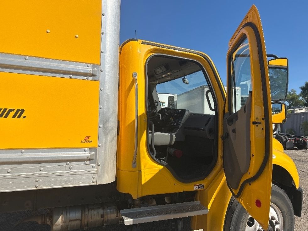 Medium Duty Box Truck-Light and Medium Duty Trucks-Freightliner-2022-M2-East Chicago-IN-219,792\n\t\tmiles-$ 44,250 - Image 20