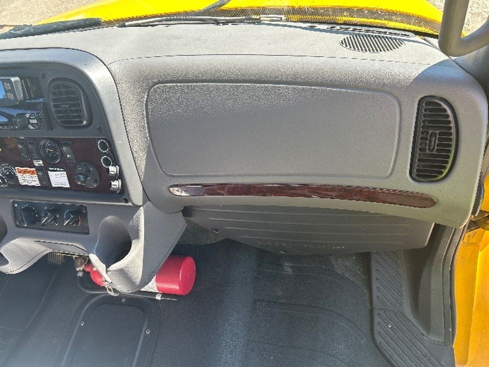 Medium Duty Box Truck-Light and Medium Duty Trucks-Freightliner-2022-M2-East Chicago-IN-219,792\n\t\tmiles-$ 44,250 - Image 21