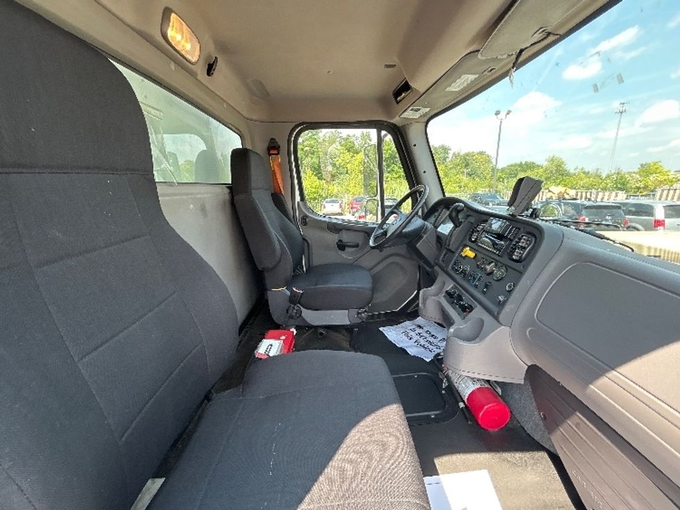 Medium Duty Box Truck-Light and Medium Duty Trucks-Freightliner-2022-M2-East Chicago-IN-273,275\n\t\tmiles-$ 38,500 - Image 21