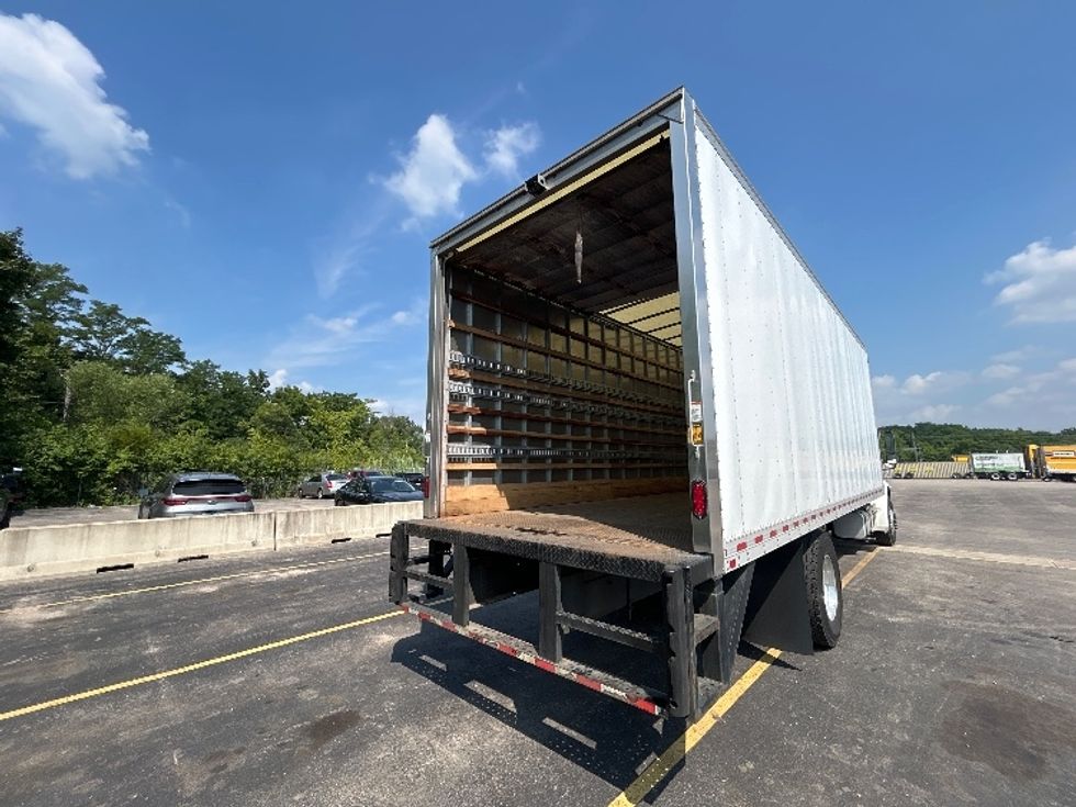 Medium Duty Box Truck-Light and Medium Duty Trucks-Freightliner-2022-M2-East Chicago-IN-304,935\n\t\tmiles-$ 32,750 - Image 10