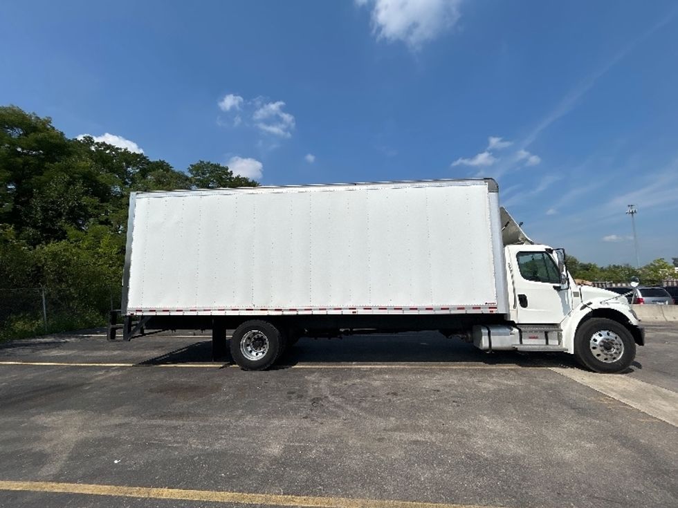Medium Duty Box Truck-Light and Medium Duty Trucks-Freightliner-2022-M2-East Chicago-IN-304,935\n\t\tmiles-$ 32,750 - Image 14