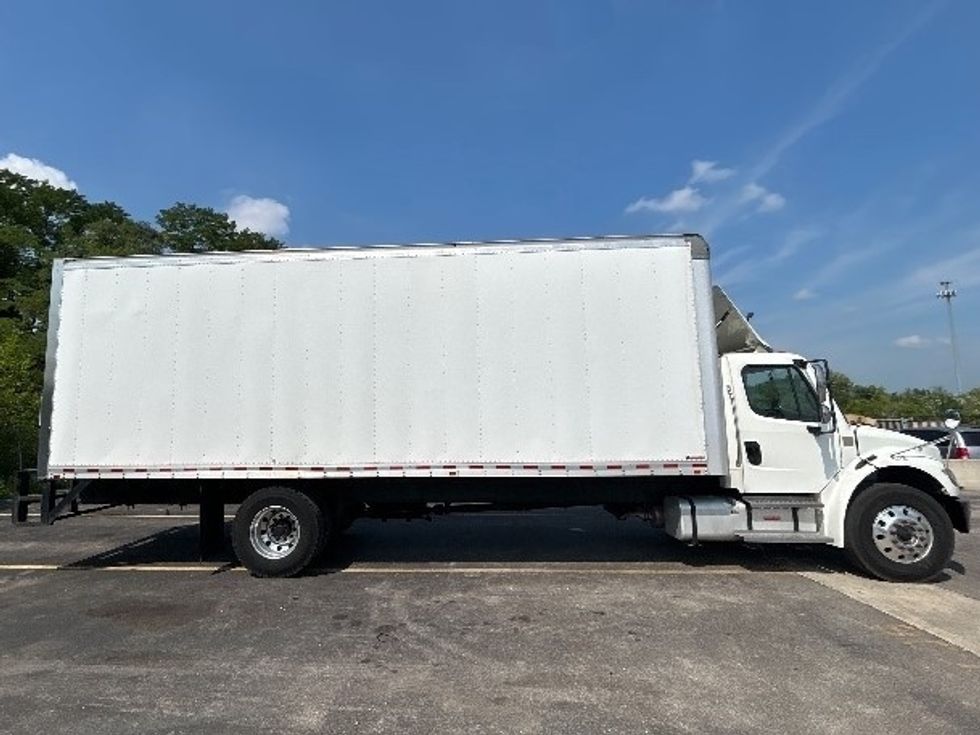 Medium Duty Box Truck-Light and Medium Duty Trucks-Freightliner-2022-M2-East Chicago-IN-371,123\n\t\tmiles-$ 27,750 - Image 14