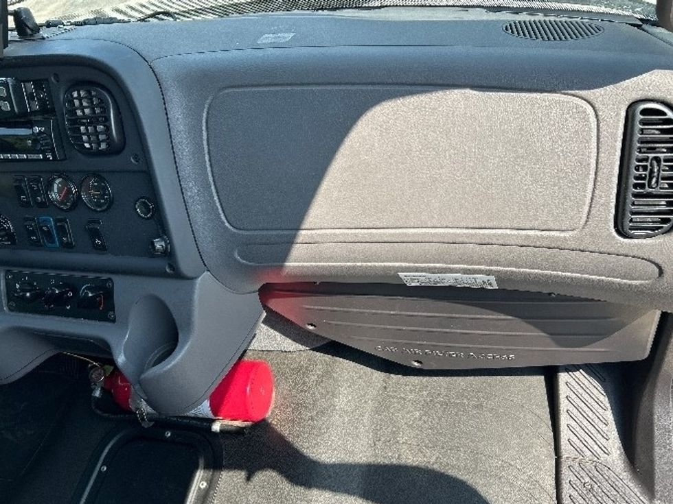 Medium Duty Box Truck-Light and Medium Duty Trucks-Freightliner-2022-M2-East Chicago-IN-371,123\n\t\tmiles-$ 27,750 - Image 20