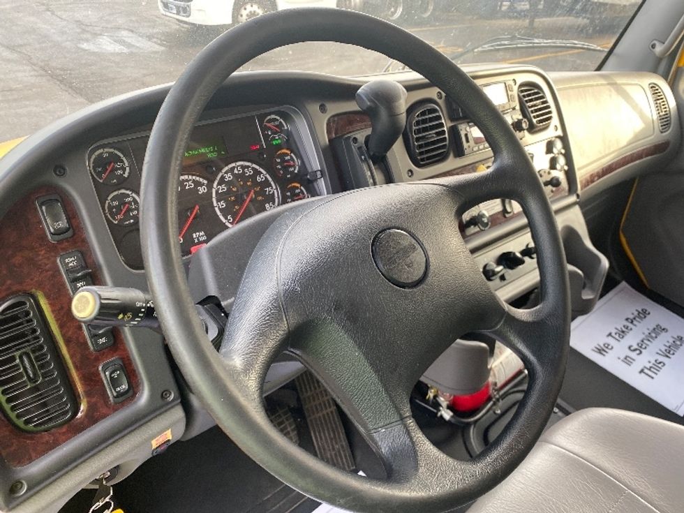 Medium Duty Box Truck-Light and Medium Duty Trucks-Freightliner-2022-M2-East Chicago-IN-75,260\n\t\tmiles-$ 77,750 - Image 17