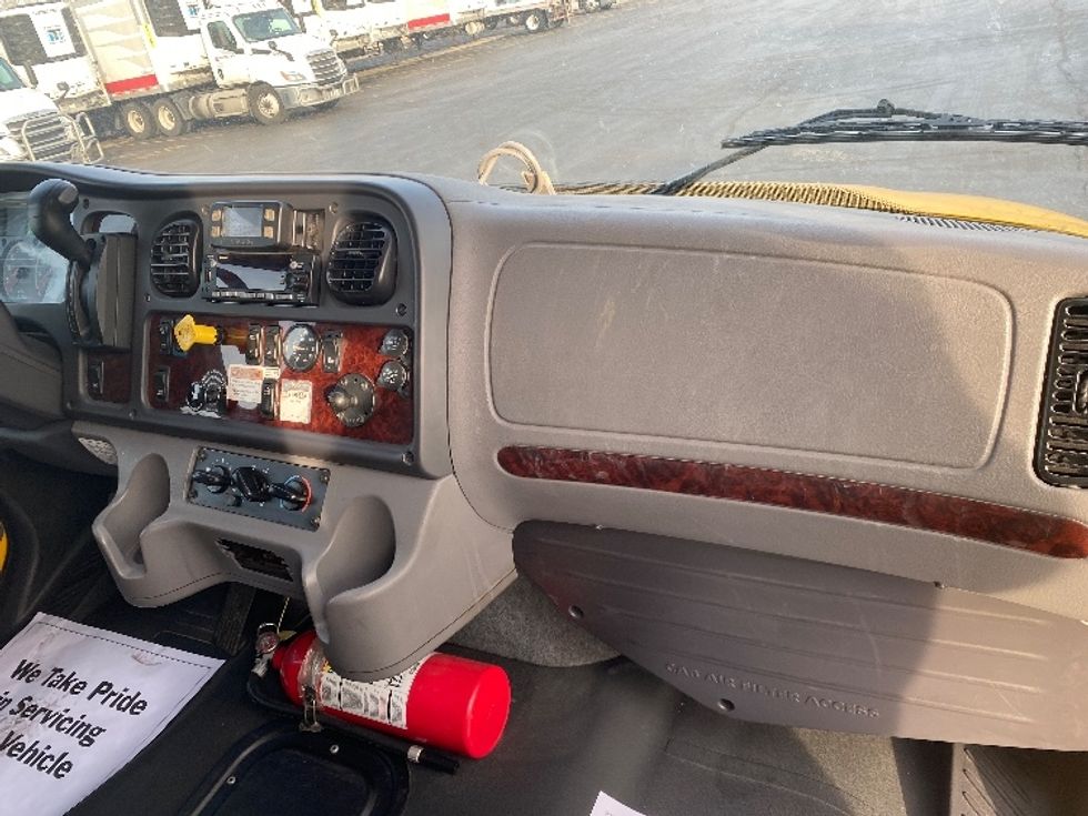 Medium Duty Box Truck-Light and Medium Duty Trucks-Freightliner-2022-M2-East Chicago-IN-75,260\n\t\tmiles-$ 77,750 - Image 21