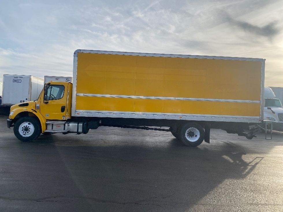 Medium Duty Box Truck-Light and Medium Duty Trucks-Freightliner-2022-M2-East Chicago-IN-75,260\n\t\tmiles-$ 77,750 - Image 4