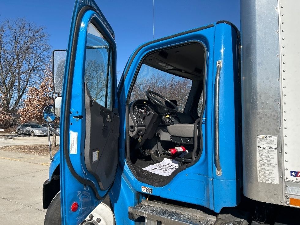 Medium Duty Box Truck-Light and Medium Duty Trucks-Freightliner-2022-M2-East Chicago-IN-81,276\n\t\tmiles-$ 61,250 - Image 16